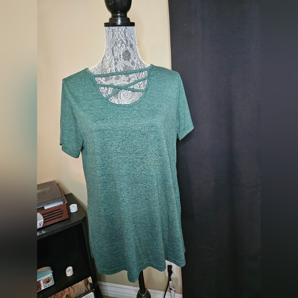 Basic Top - Picture 4 of 4